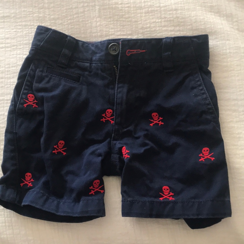 Mini Boden skull and crossbones shorts